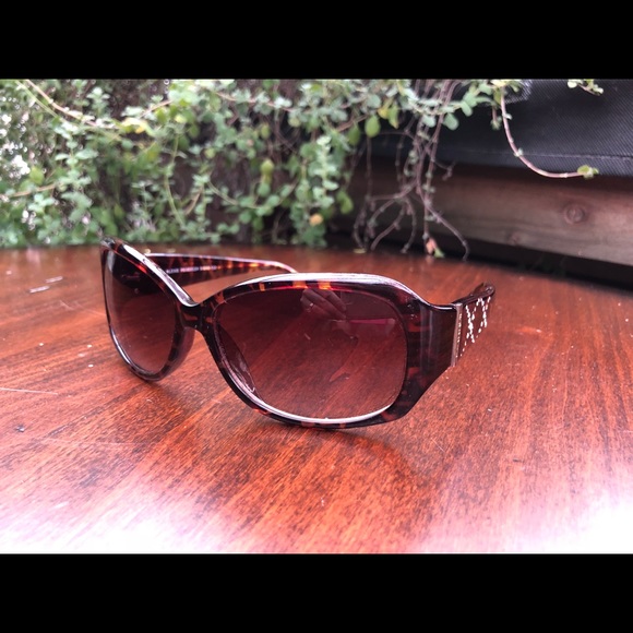 😎 Fossil Sunglasses with “bling!” - Picture 1 of 5
